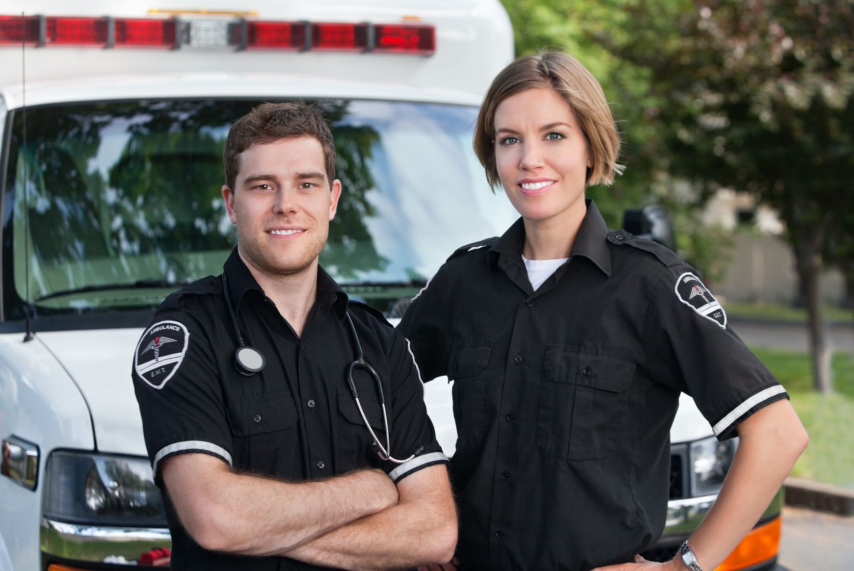 What's the Difference Between an EMT and a Paramedic?